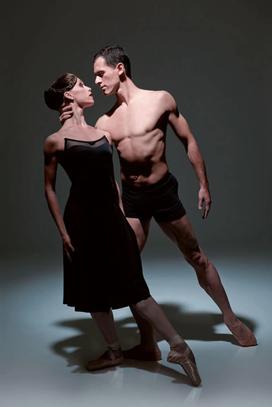 Wear Moi Long Microfiber Dance Skirt for Fado Performance - Lightweight & Flowy